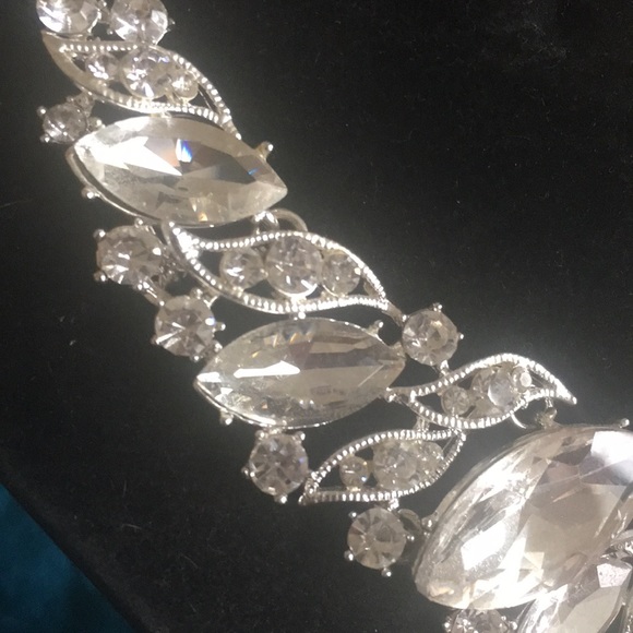 Stunning Silver Necklace - Picture 3 of 3